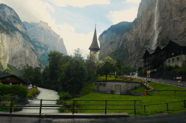 Staubbach Falls and the river Weisse Lütschine