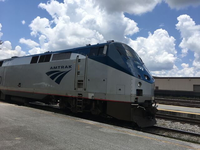 The Silver Meteor pulling into Orlando