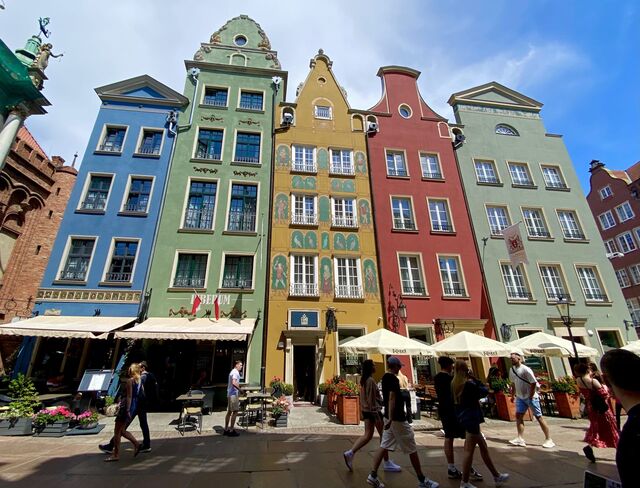 Colourful buildings on Długi Targ
