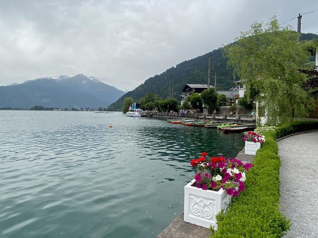 Lake Zell and the Grand Hotel