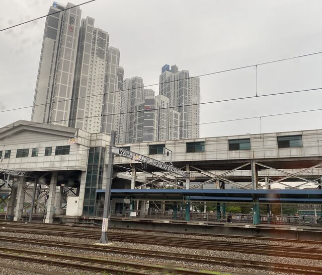 Views from Seoul–Daejeon train