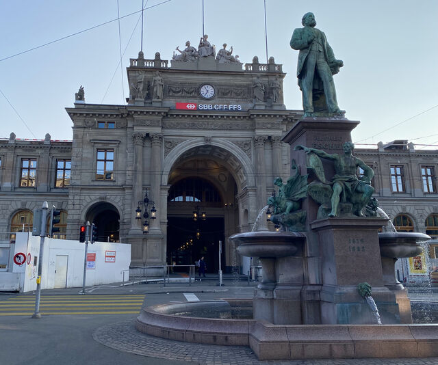Zurich Hauptbahnhof (main train station) 