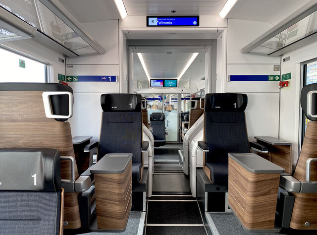 First class carriage on the Spiez–Wimmis train