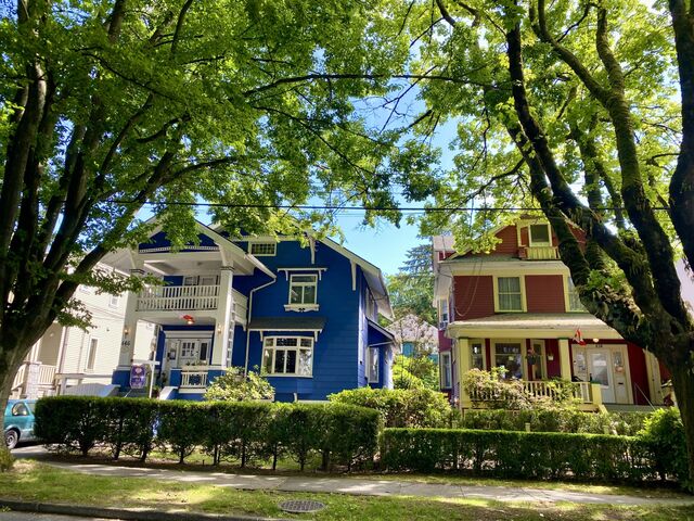 Our quaint Victorian Bed and Breakfast (Cambie Street)