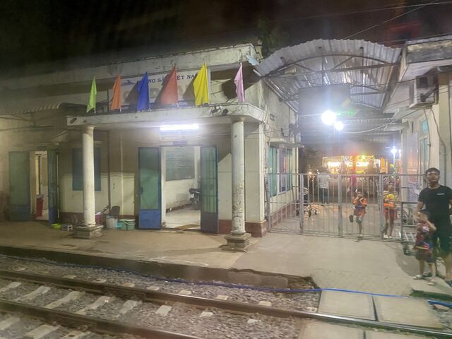 Dĩ An Station, shortly after leaving Ho Chi Minh City