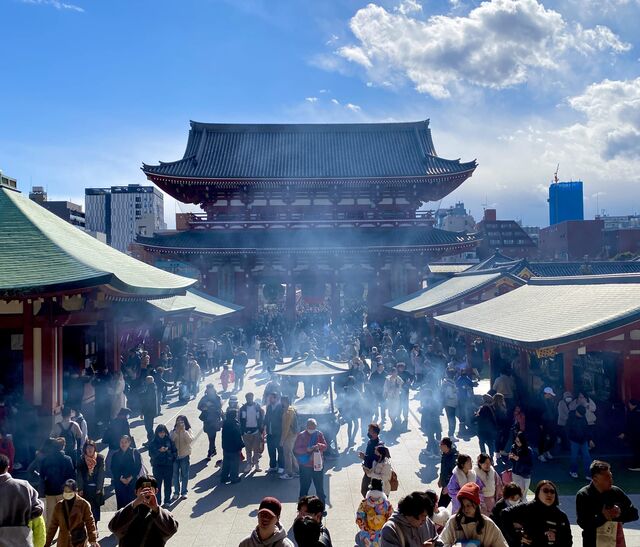 Entrance gate leading to Sensō-ji (ancient Buddhist temple) in Asakusa