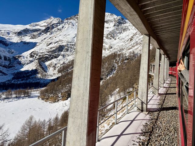 Approaching Alp Grüm Station