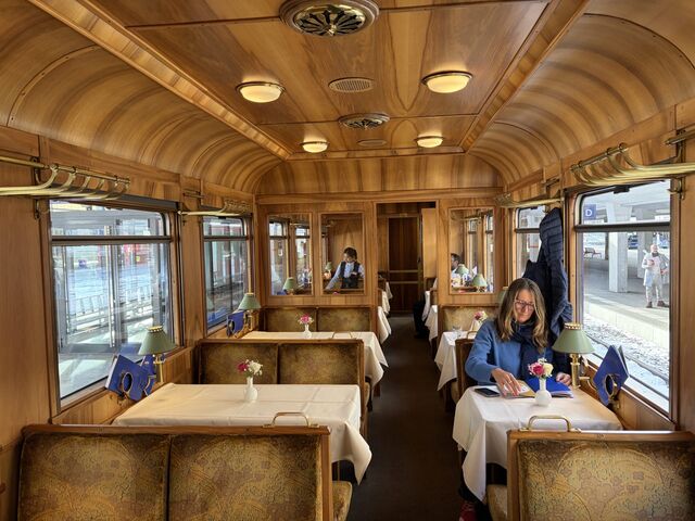 Gourmino Restaurant Carriage