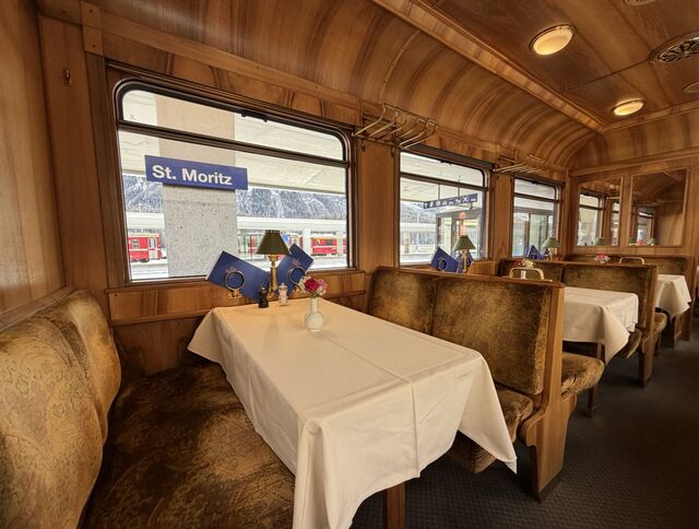 Gourmino Restaurant Carriage