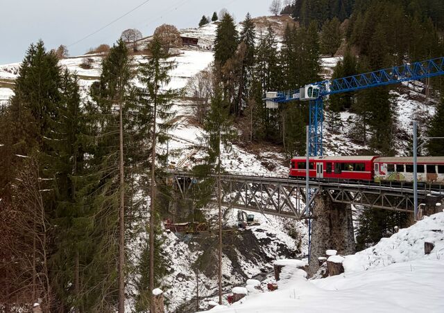 Approaching the village of Langwies