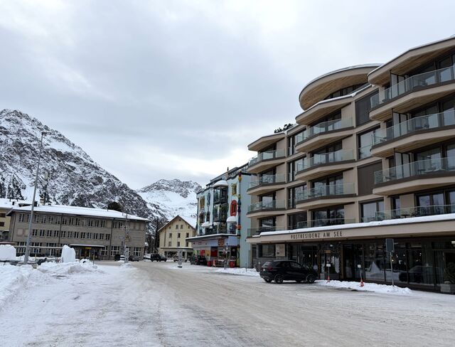 Arosa and the frozen Obersee