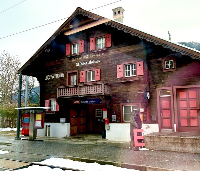 St. Peter-Molinis Station