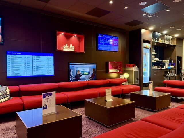 First-class lounge, Amsterdam Centraal Station 