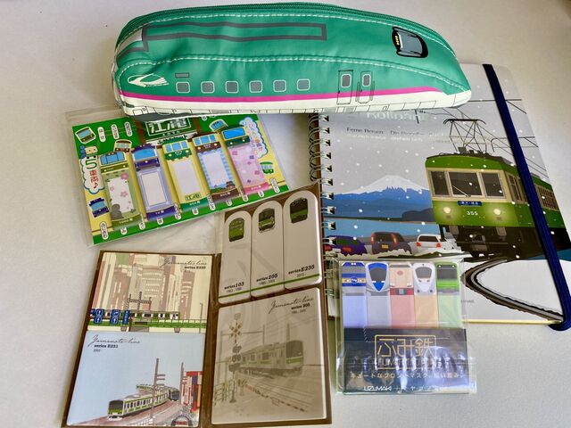 Train-themed stationery